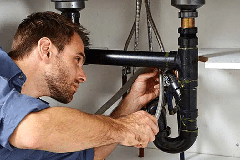 plumbing apprentice img