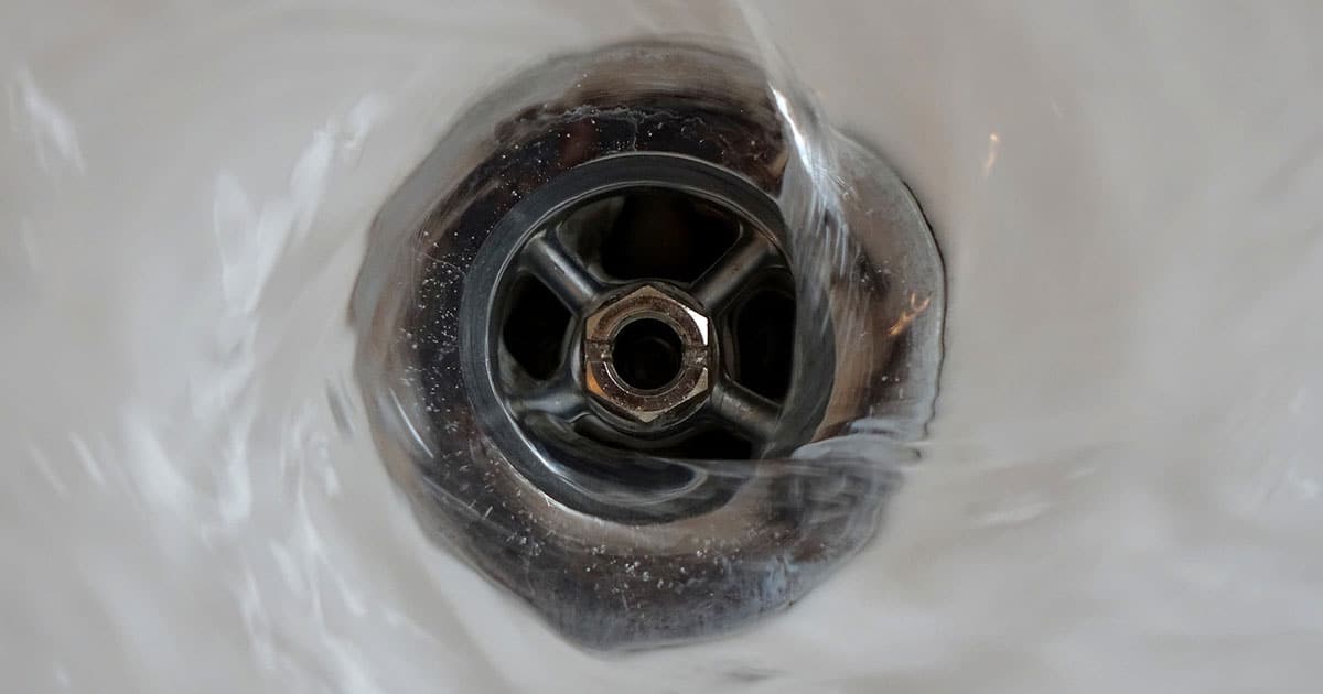 How Professional Plumbers Perform Drain Cleaning