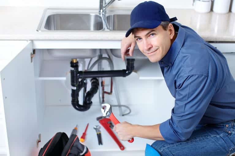 plumbing technician img
